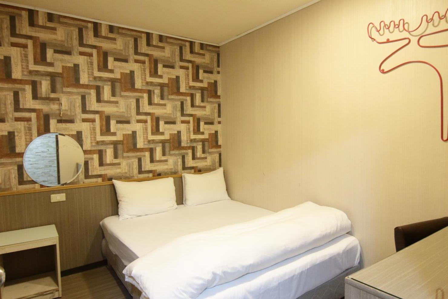 Baoshan Hotel Чжунлі Екстер'єр фото